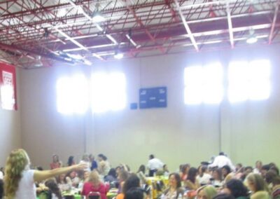 AMERICAN SCHOOL FOUNDATION OF MONTERREY, «Yoga de la Risa» en Festejo Día de las Madres