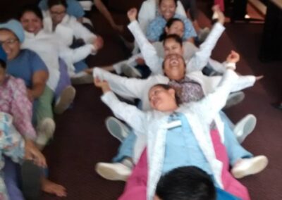 CLÍNICA VITRO, «Yoga de la Risa» con Enfermería