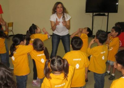 YOGA DE LA RISA en Campamento de Verano, Museo MARCO