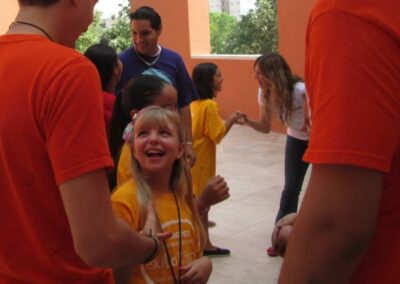 Museo MARCO, «YOGA DE LA RISA» en Campamento de Verano