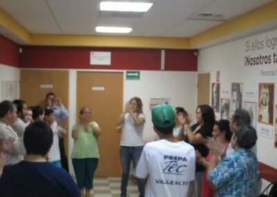 Clínicas del Azúcar, «Yoga de la Risa»