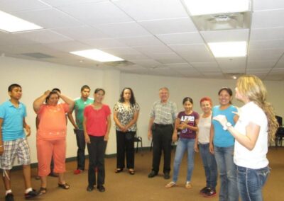 Grupo de Apoyo Cuidadores Alzheimer, «YOGA DE LA RISA», Hospital San José