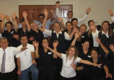 Hotel HOLIDAY INN EXPRESS, «Taller de Yoga de la Risa» para empleados