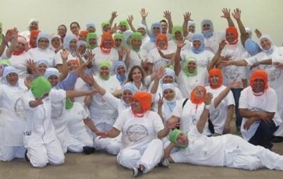 PASTELERÍA LETY, «Taller de Yoga de la Risa» para empleados