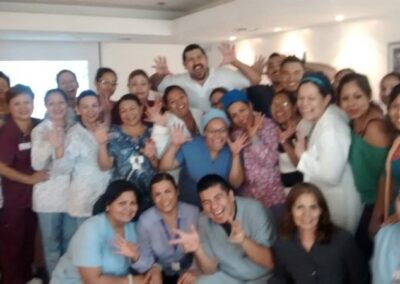 CLÍNICA VITRO, «YOGA DE LA RISA» con Enfermería