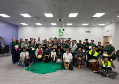 Empresa Solventum, Taller de Musicoterapia con tambores y percusiones para empleados